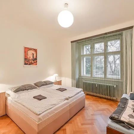 Family 4 10 Mins From Old Town Center Апартаменты