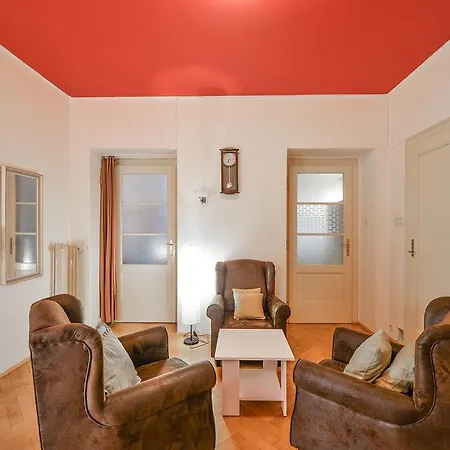 Апартаменты Family 4 10 Mins From Old Town Center *
